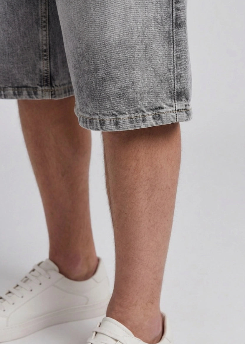 Short Largo Tono Gris Claro
