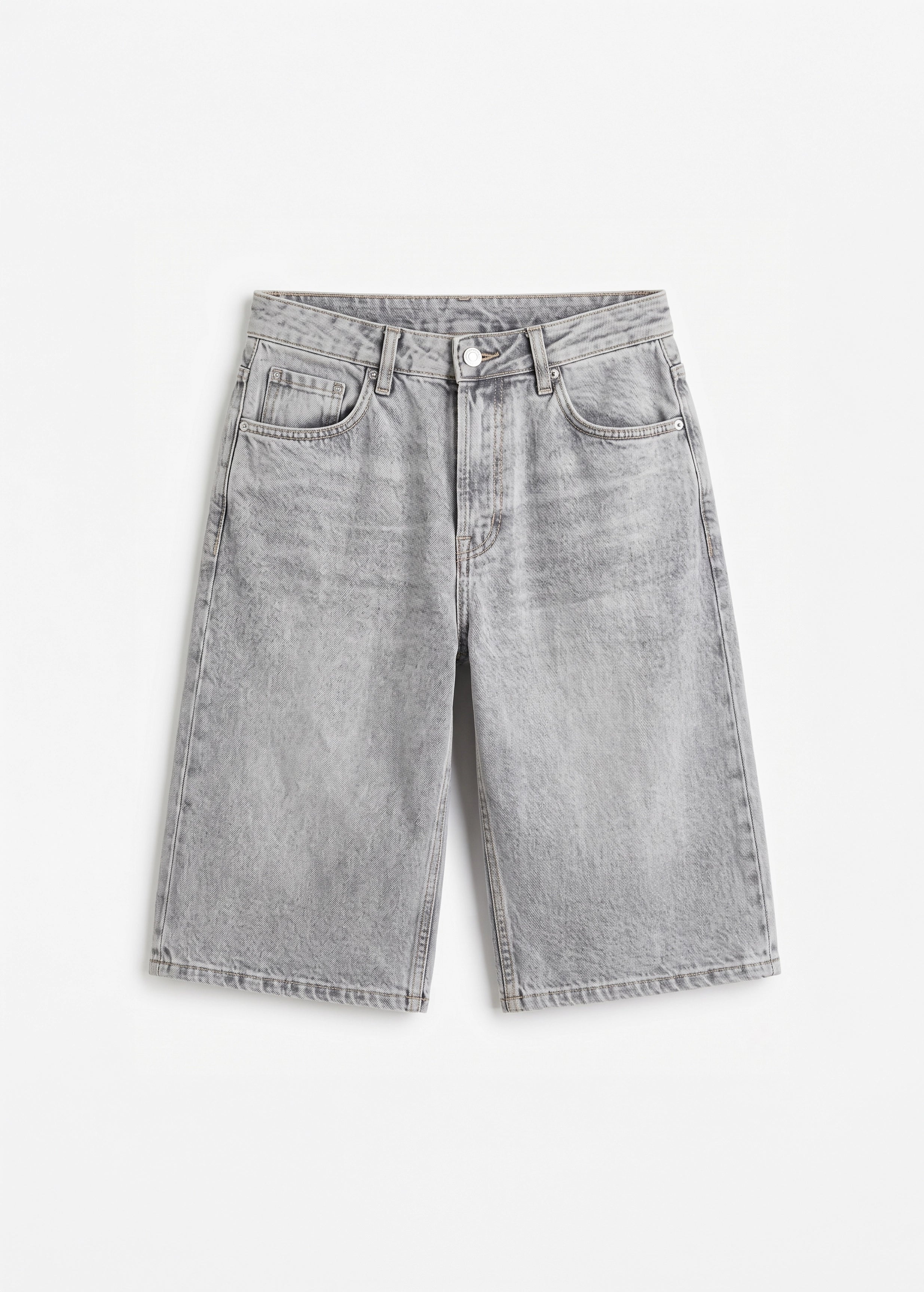 Short Largo Tono Gris Claro